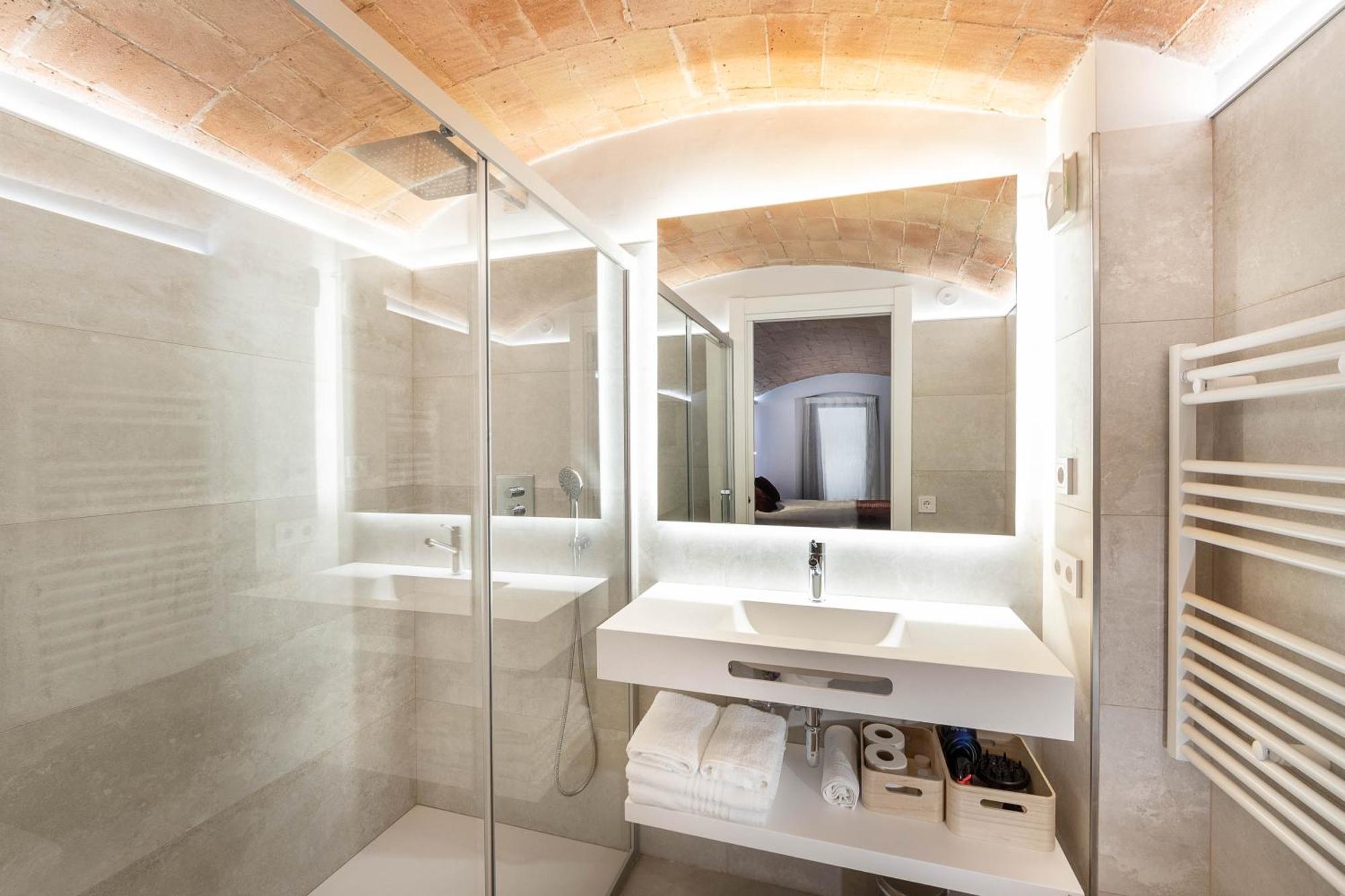 C&C Apartments Figueres  Eksteriør billede